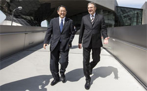 Akio Toyoda, President Toyota Motor Corporation und Dr. Norbert Reithofer, Chairman of the Board of Management of BMW AG (v.l.)