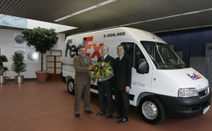 von links: Hinnerk O. Ihlenburg / GTE (Gentle Transport Express GmbH), Thomas Hajek / Direktor Fiat Transporter, Gnther Ranz / Leiter der Fiat Niederlassungen
