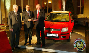 Fiat Panda ist Auto des Jahres 2004