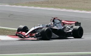 F1 Magny-Cours: Kimi Rikknen, Team McLaren Mercedes, Fnfter