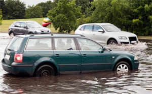 Hochwasser-Autos