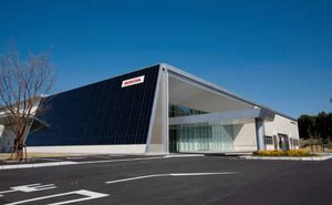 Honda Soltec feiert Erffnung des Solarzellen-Werks