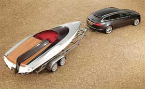Jaguar XF Sportbrake und Concept Speedboat