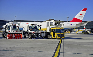 Mercedes-Benz Econic und Unimog sind im Einsatz auf dem Flughafen Wien