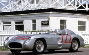 Mercedes-Benz 300 SLR Rennsportwagen mit dem Stirling Moss bei der Mille Miglia 1955 siegreich durchs Ziel fuhr