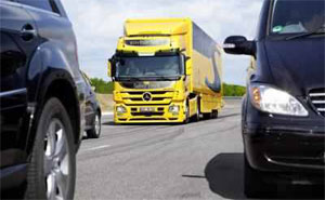 Der neue Active Brake Assist 2 im Mercedes-Benz Actros