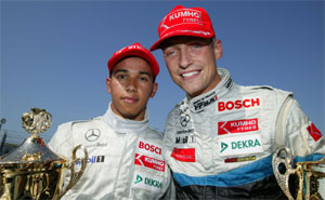 F3 Zandvoort, Rennen 1: Die Dallara Mercedes Fahrer Eric Salignon (Sieger, rechts) und Lewis Hamilton (Dritter)