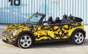 MINI Cooper Cabrio gestaltet von Donatella Versace