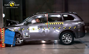 Mitsubishi Outlander PHEV im Crashtest