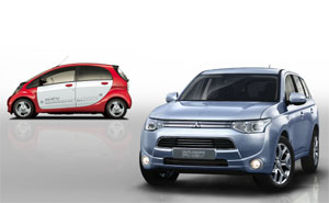 Mitsubishi Outlander PHEV (rechts) und i-MiEV