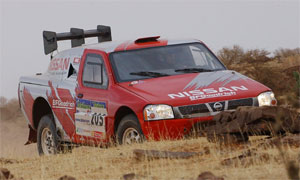 Nissan bei der Rallye Dakar 2004
