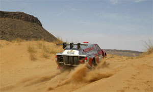 Nissan bei der Rallye Dakar 2004