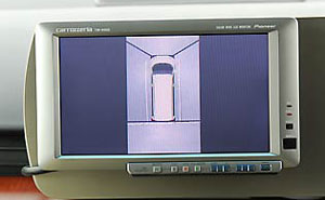 Nissan Fahrzeug mit Around View Monitor