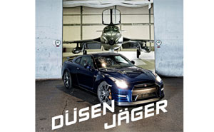 Sprintduell zwischen Nissan GT-R und einem Dsenjger