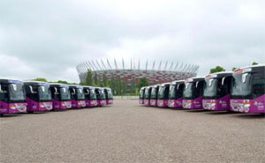 16 Setra Mannschaftsbusse vor dem Fuballstadion Narodowy in Warschau