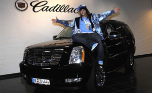 Tom Kaulitz mit seinem Cadillac Escalade