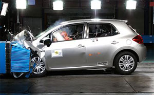 Toyota Auris im Euro NCAP Crashtest