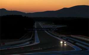 Toyota mit zwei TS040 Hybrid Rennwagen am Start