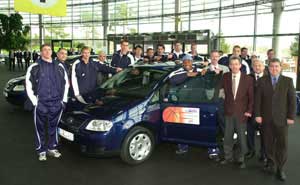 Basketballmannschaft BS-Energy von StadtSport Braunschweig fhrt VW Touran