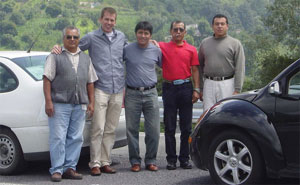 von links nach rechts: Eubulo Cuevas, Mark Van Der Wees, Paulino Saldaa, Mario Flores, Carlos Hernandez