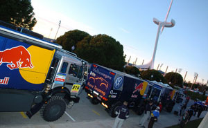 VW Werksteam bei der Rallye Dakar Abnahme in Barcelona